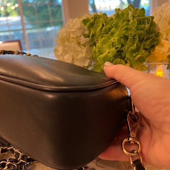 Mario Valentino ~ Italian Mia Diamond Black Quilted Leather Crossbody - Picture 8 of 9